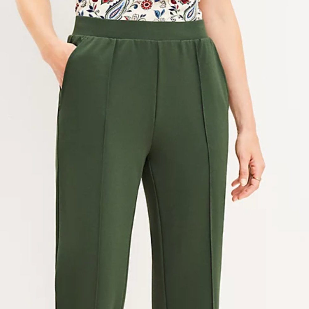 Petite Pintucked Fluid Taper Pants | Green | Medium Petite